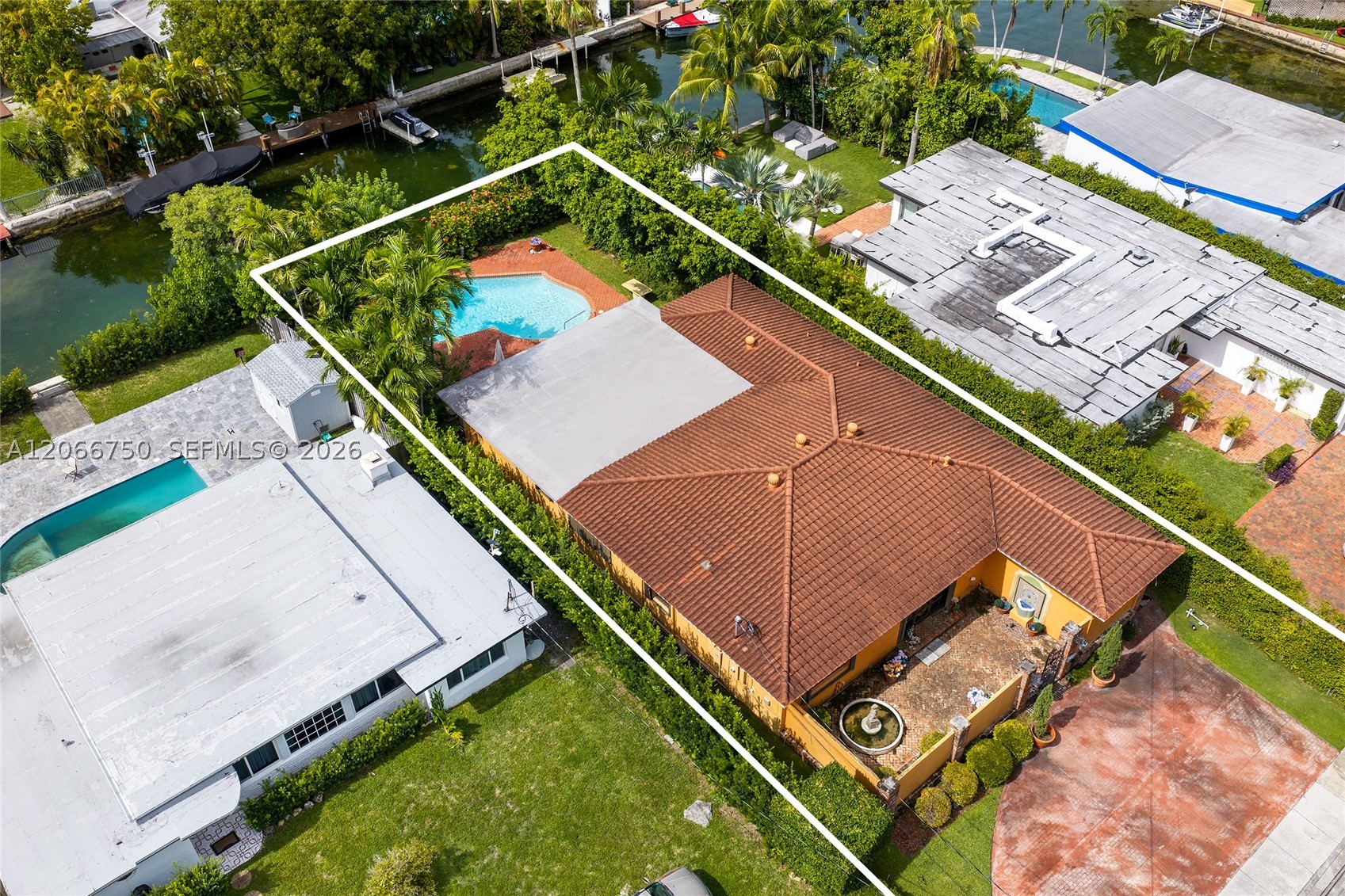 1860 Cleveland Rd Miami Beach, FL 33141