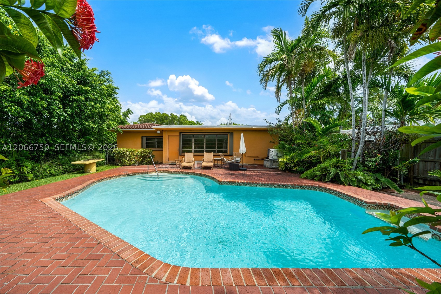 1860 Cleveland Rd Miami Beach, FL 33141