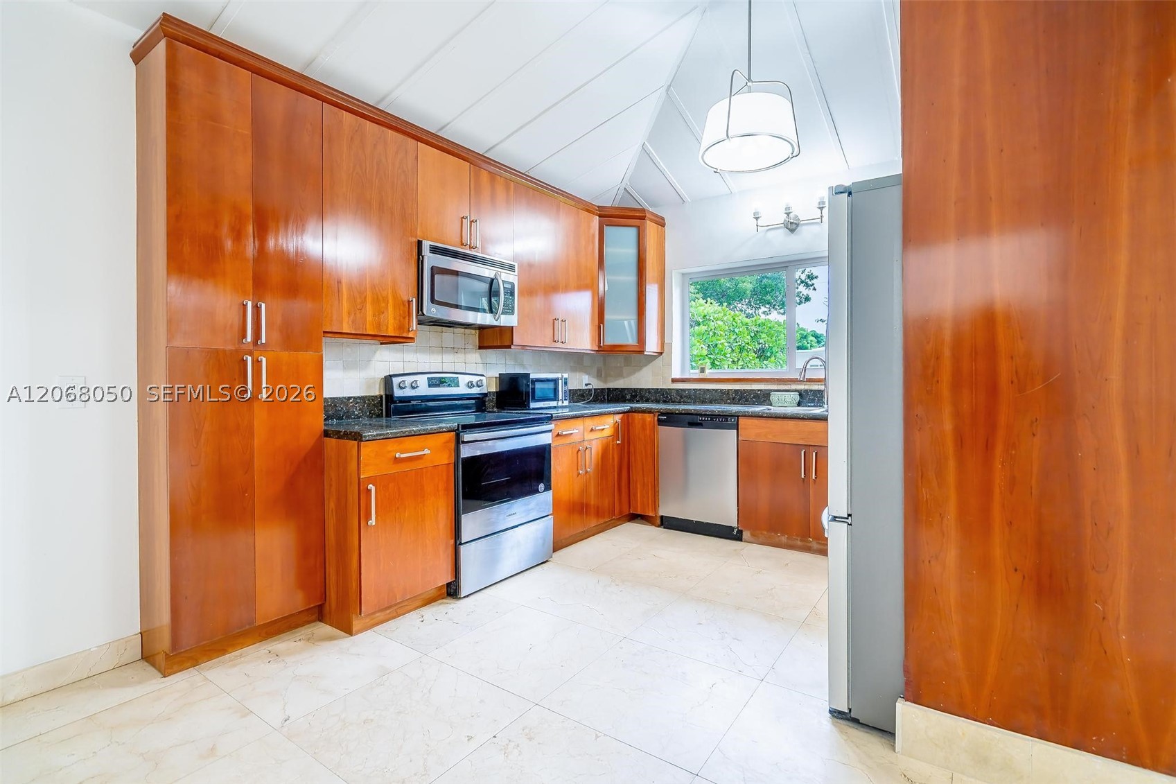 1710 Cleveland Rd Miami Beach, FL 33141