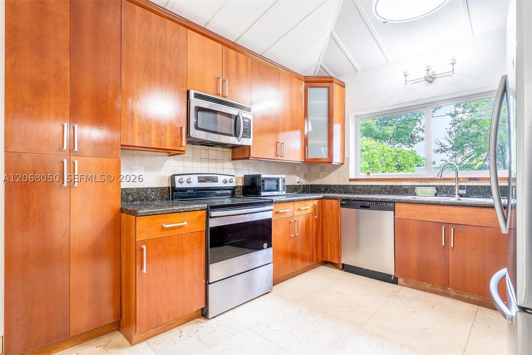 1710 Cleveland Rd Miami Beach, FL 33141