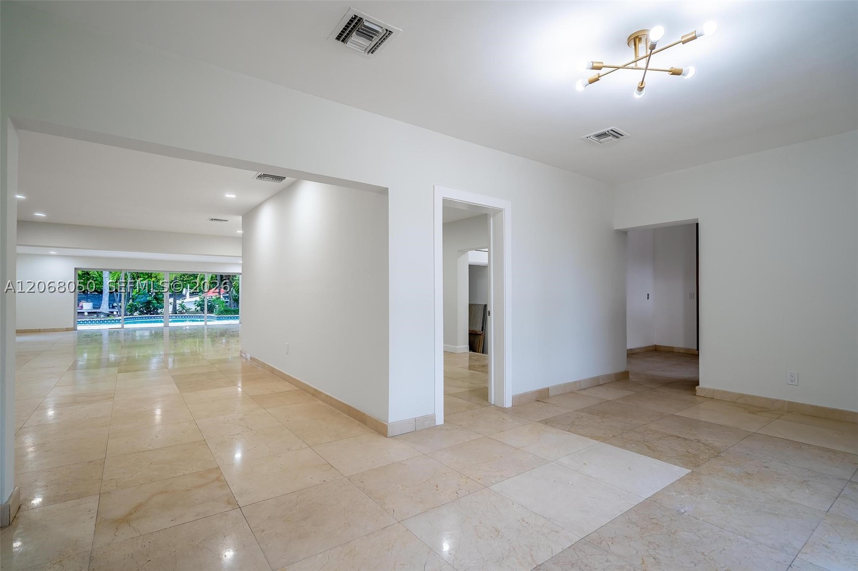 1710 Cleveland Rd Miami Beach, FL 33141