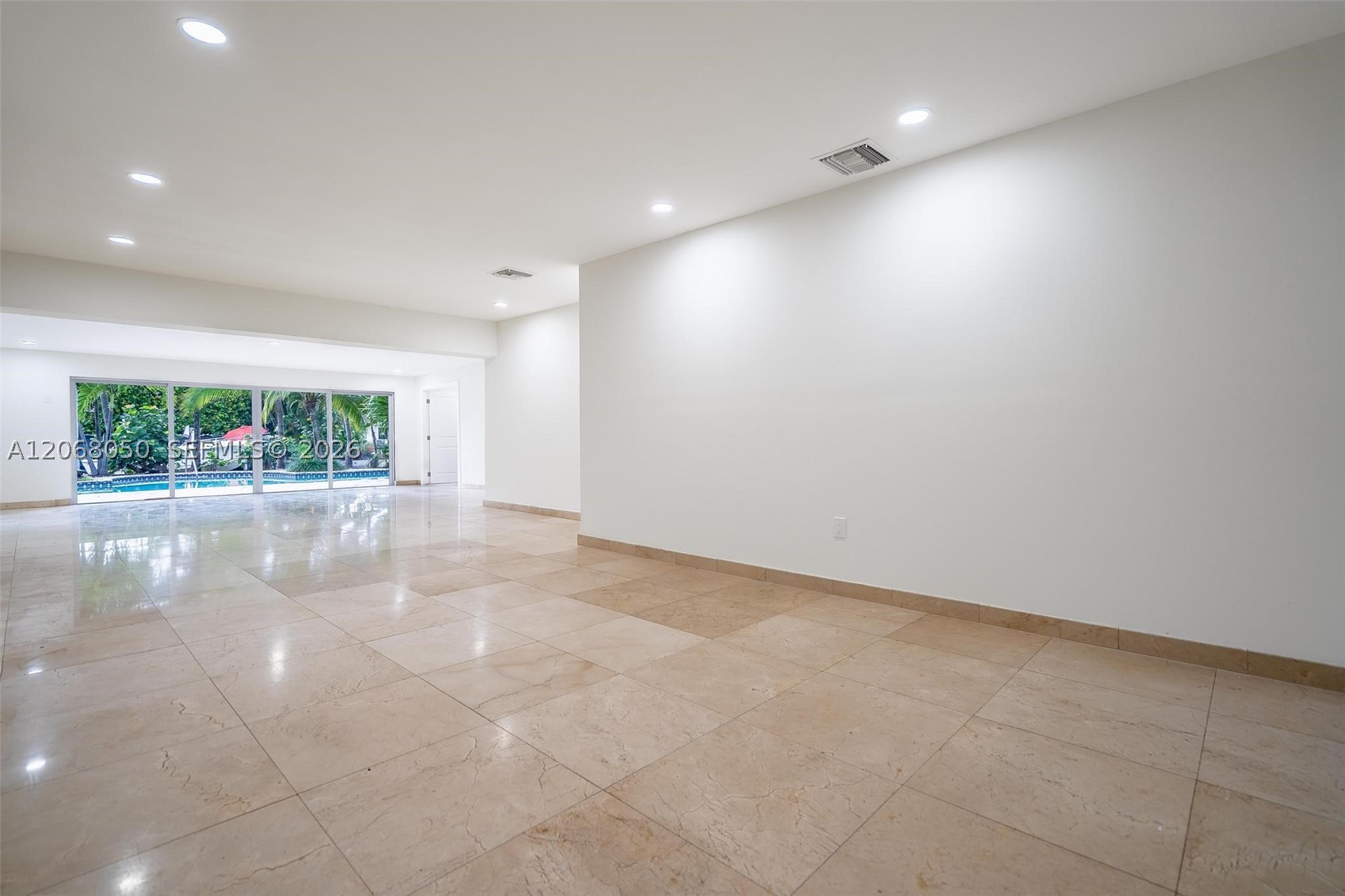 1710 Cleveland Rd Miami Beach, FL 33141