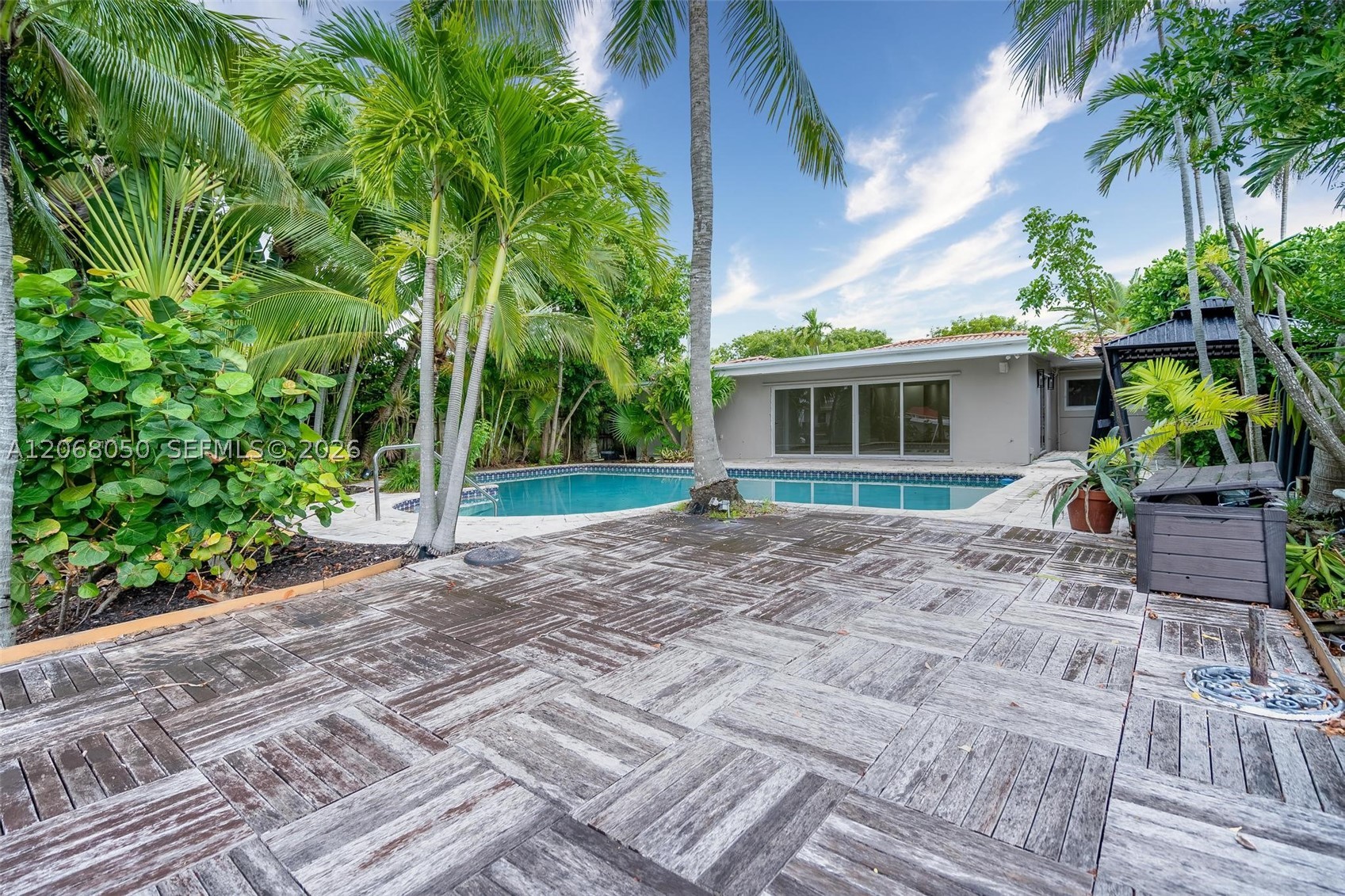 1710 Cleveland Rd Miami Beach, FL 33141