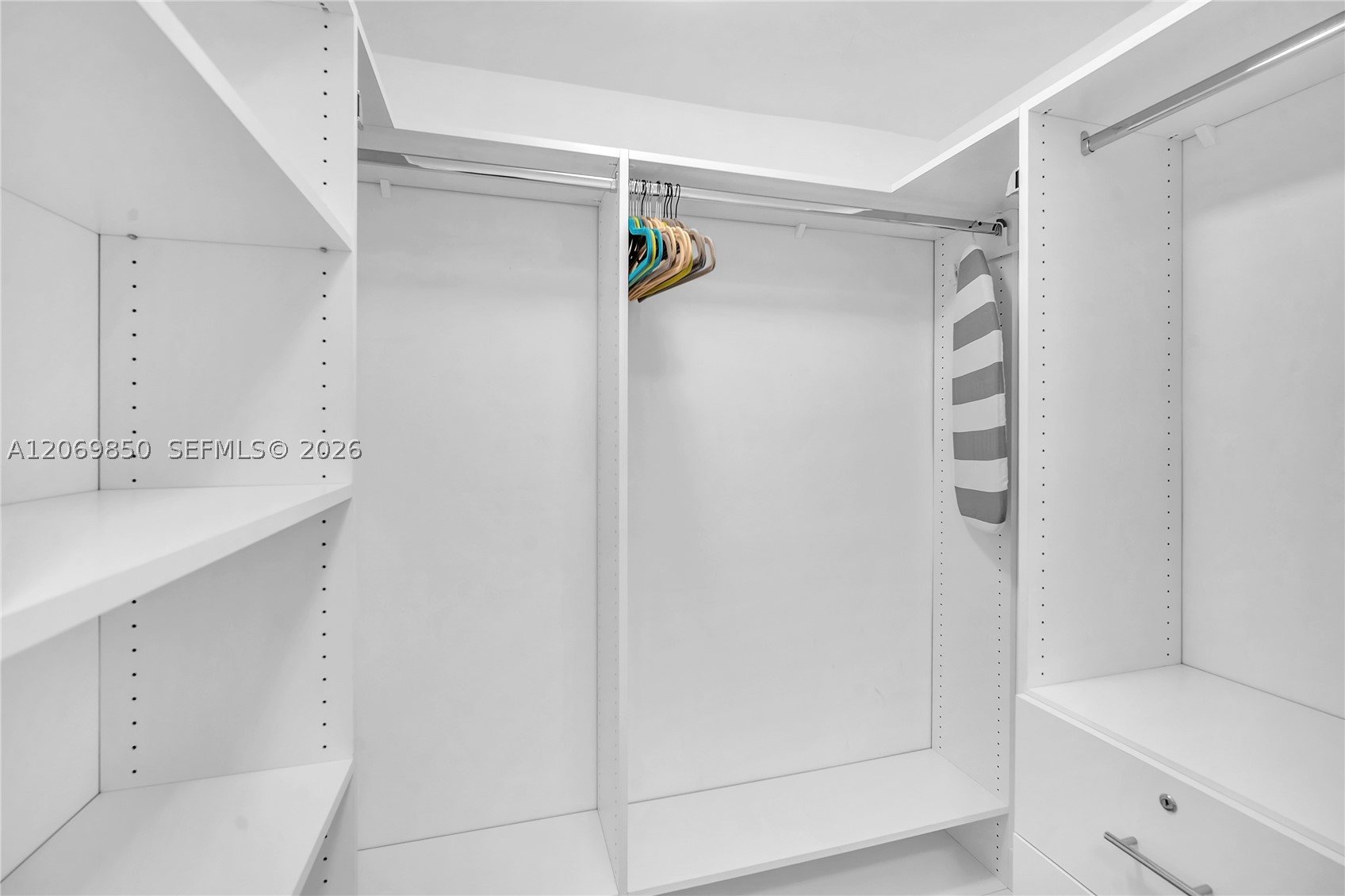 image The Venture at Aventura17