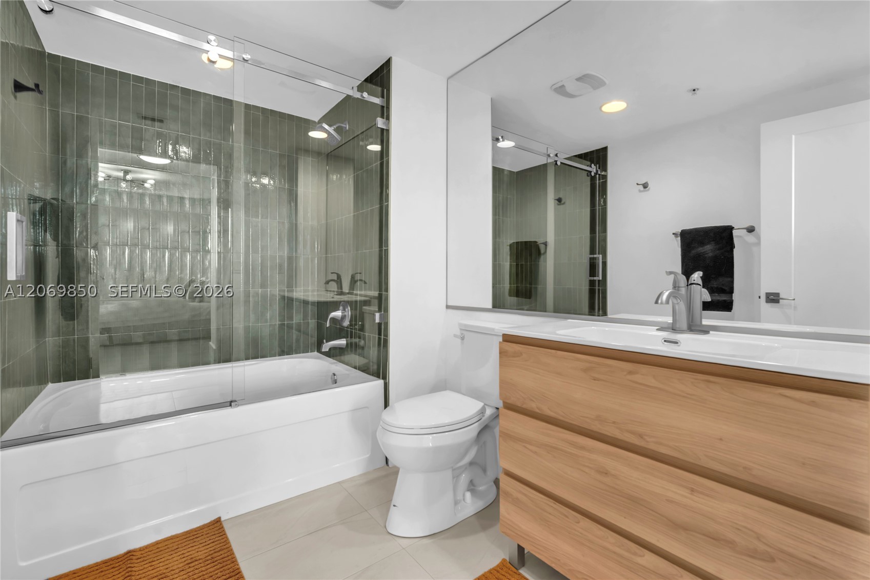image The Venture at Aventura18