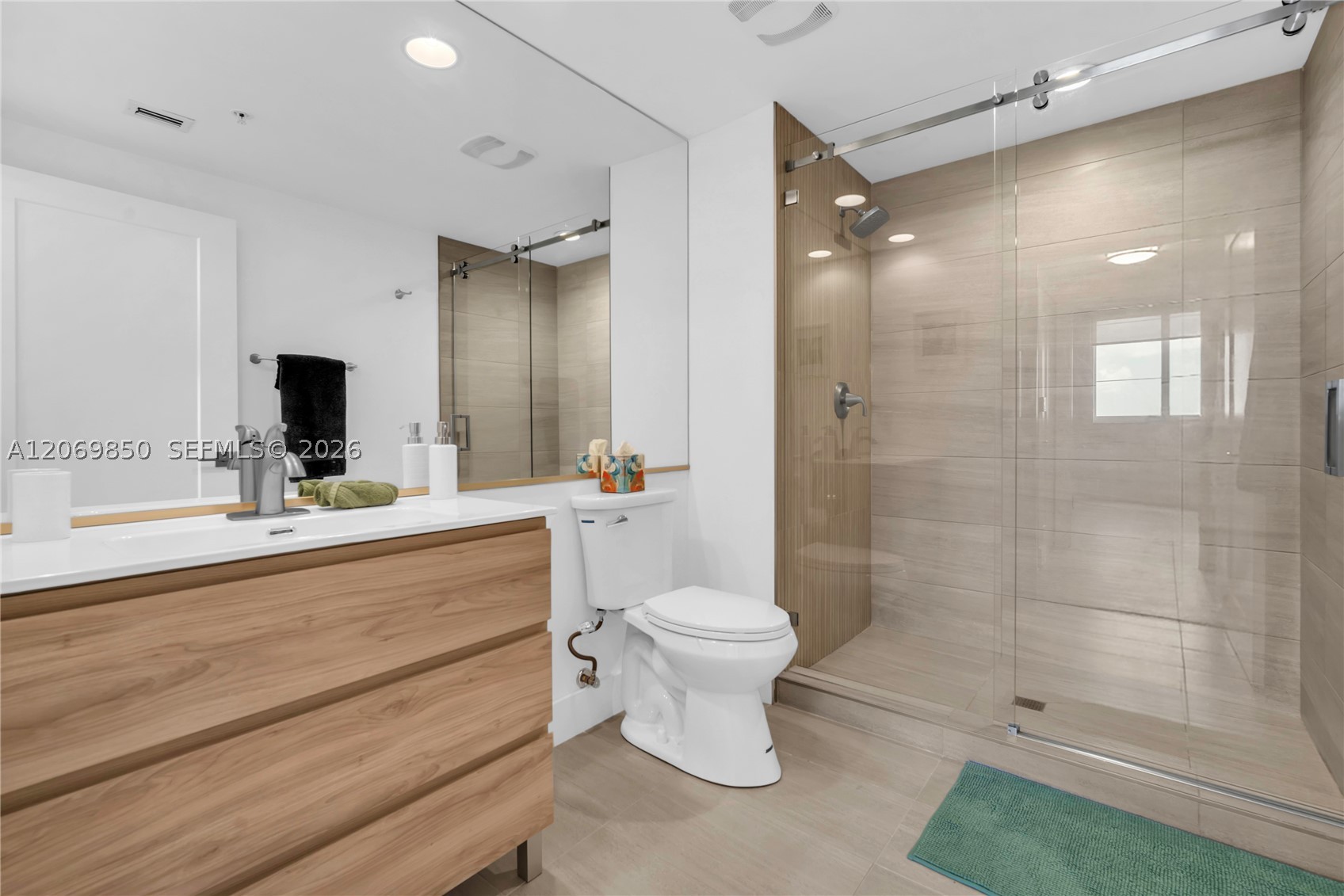 image The Venture at Aventura21