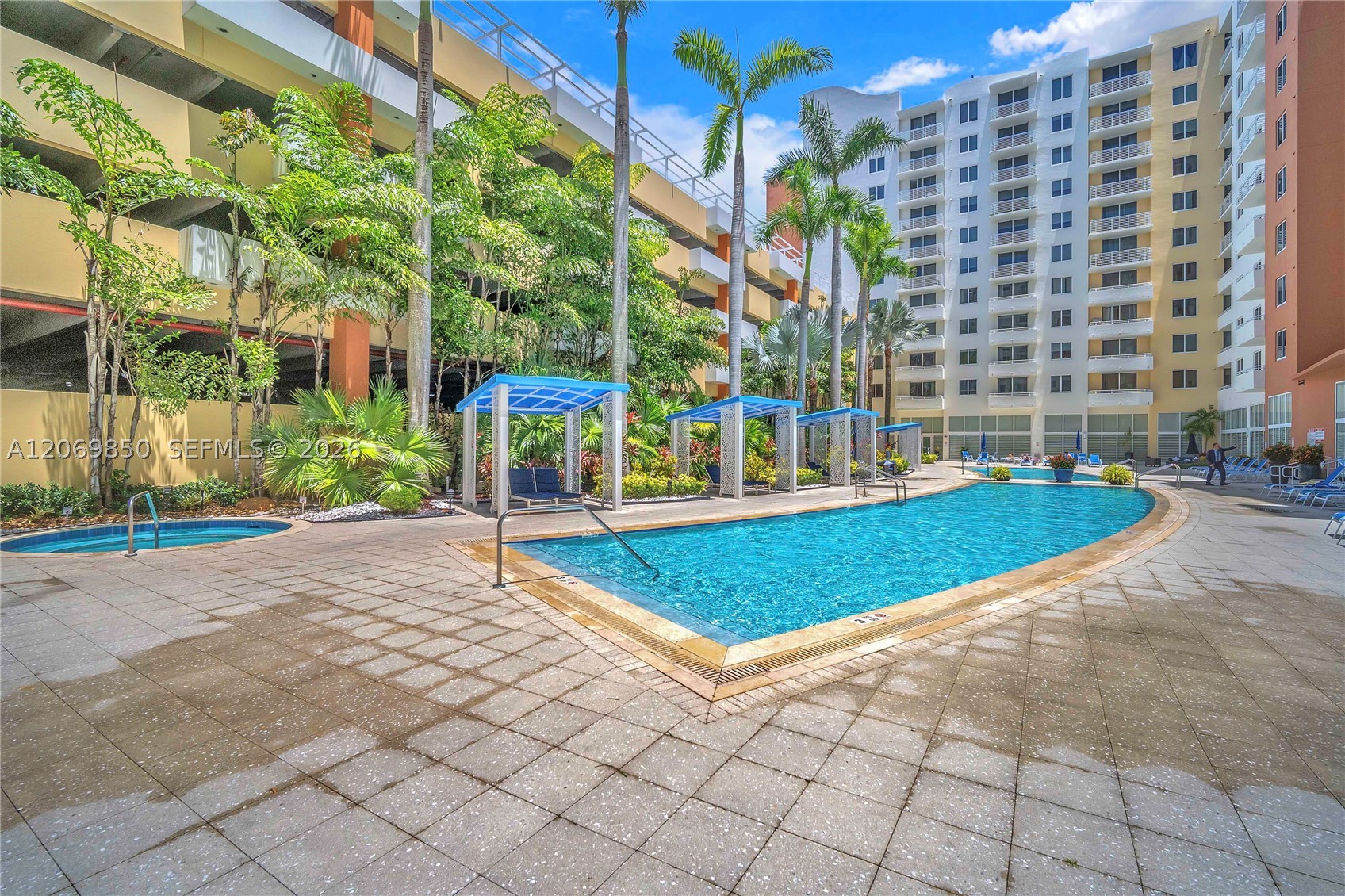 image The Venture at Aventura47
