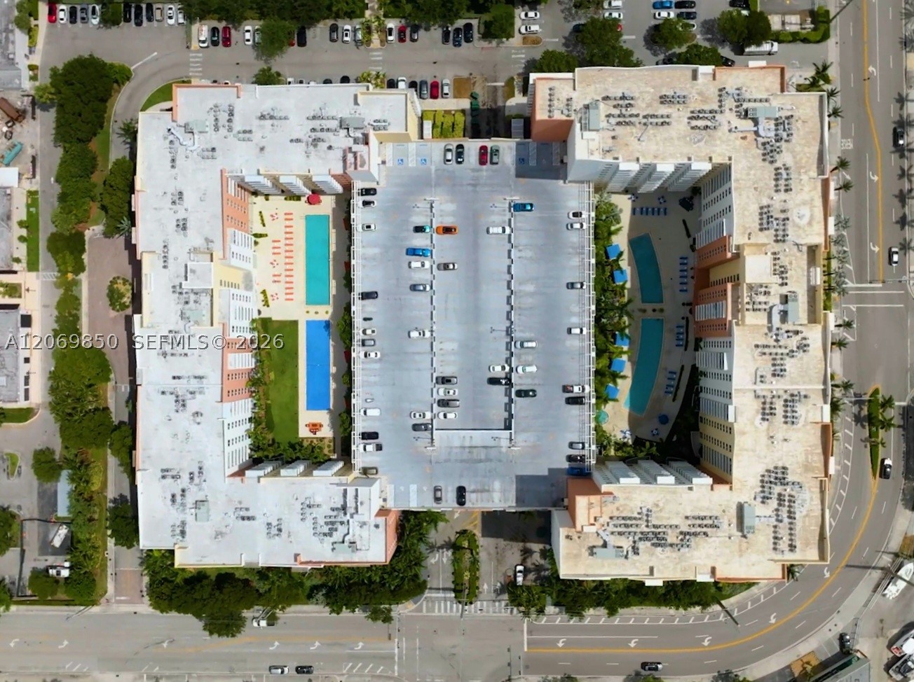 image The Venture at Aventura69