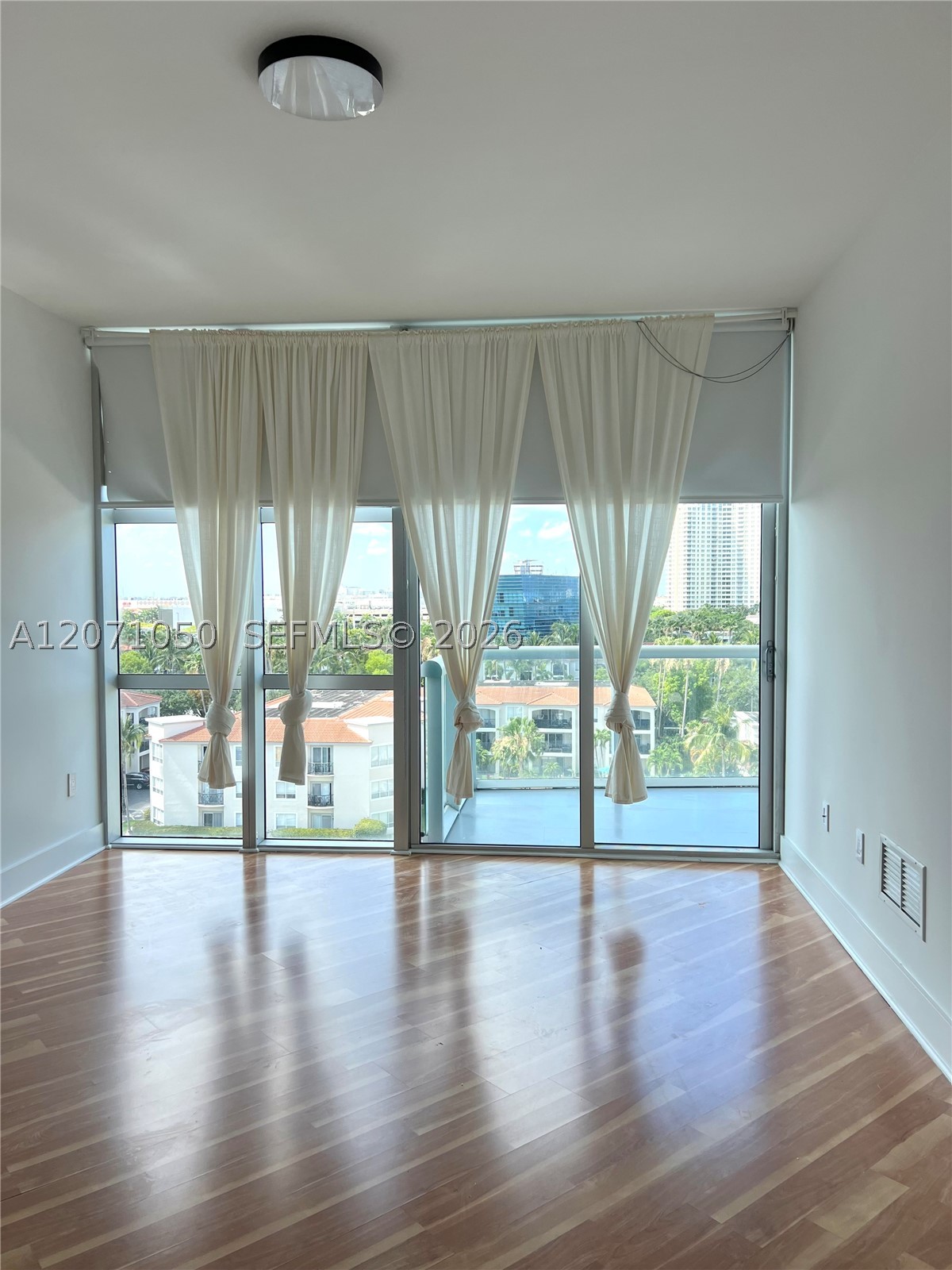3131 NE 188th St #1-801 Aventura, FL 33180