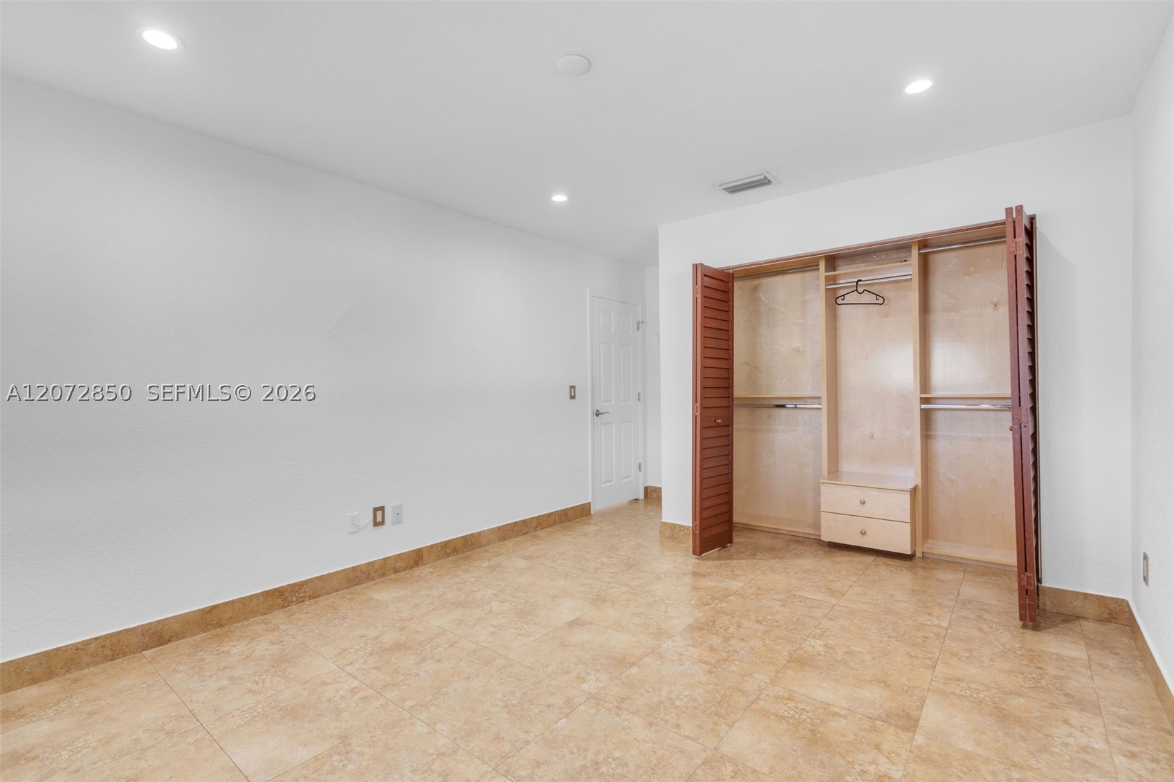5330 SW 7th St Miami, FL 33134
