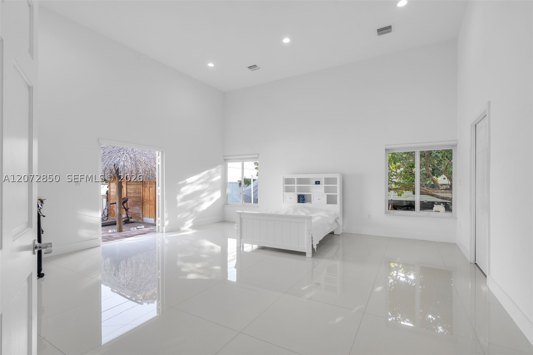5330 SW 7th St Miami, FL 33134