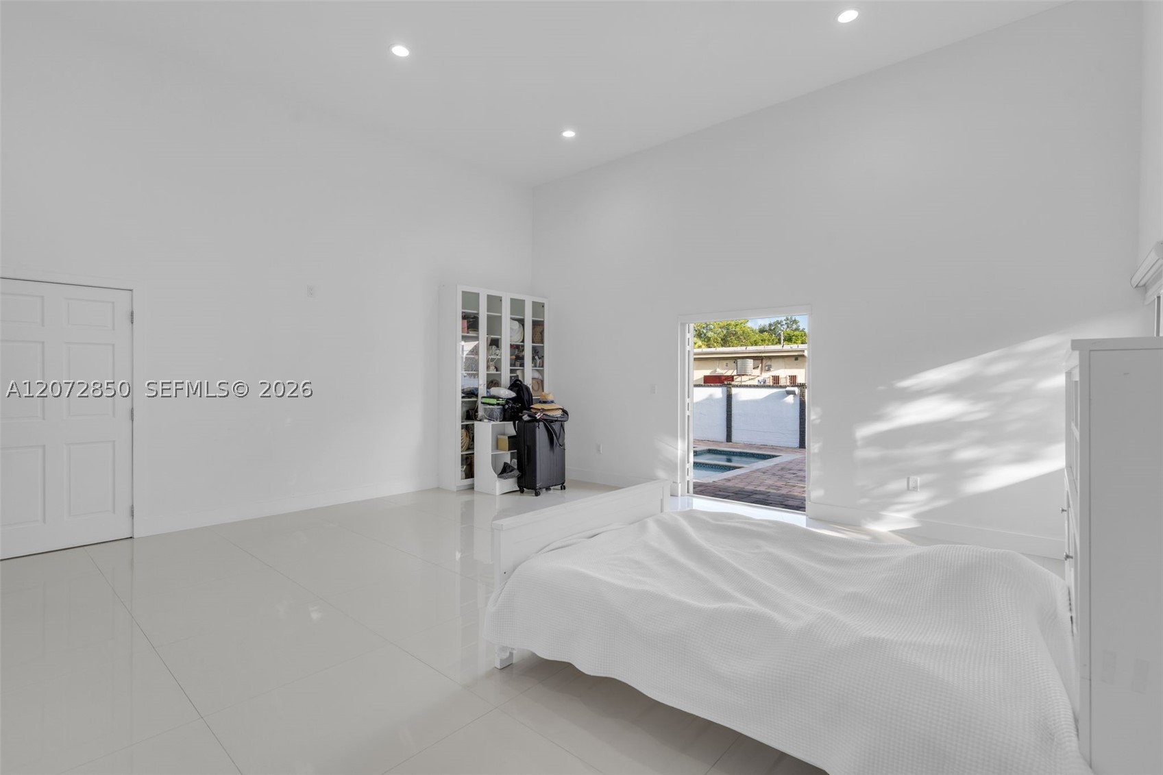 5330 SW 7th St Miami, FL 33134