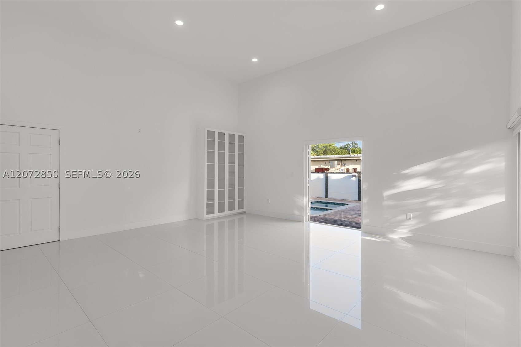 5330 SW 7th St Miami, FL 33134