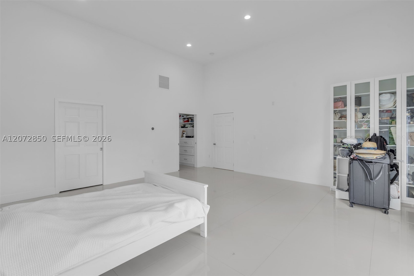 5330 SW 7th St Miami, FL 33134