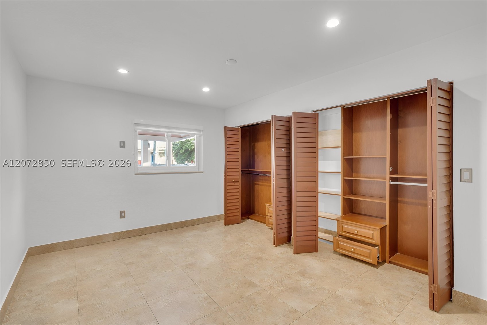 5330 SW 7th St Miami, FL 33134