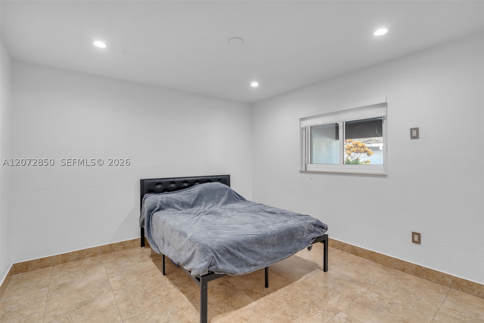 5330 SW 7th St Miami, FL 33134