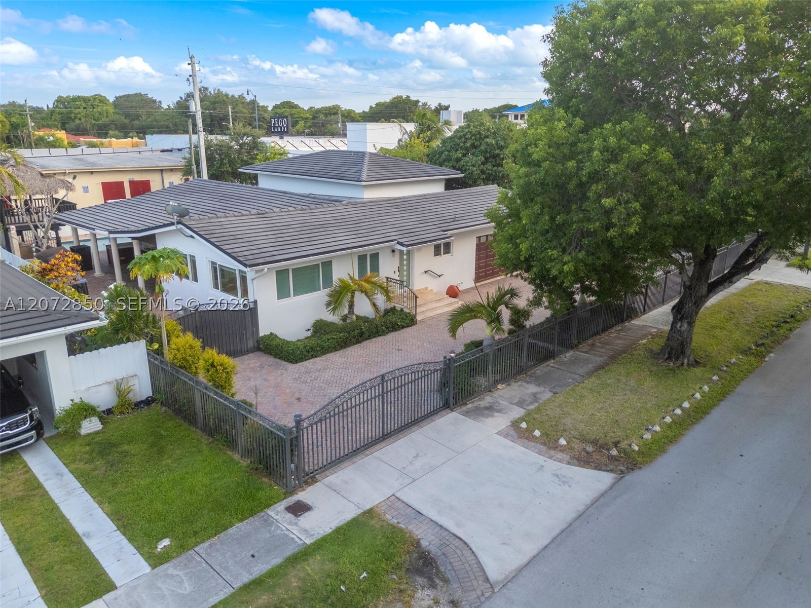 5330 SW 7th St Miami, FL 33134
