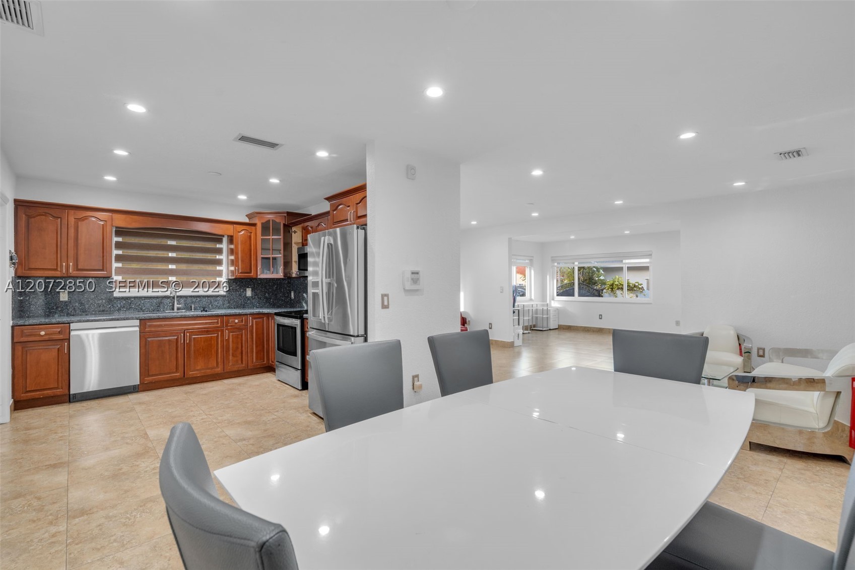 5330 SW 7th St Miami, FL 33134