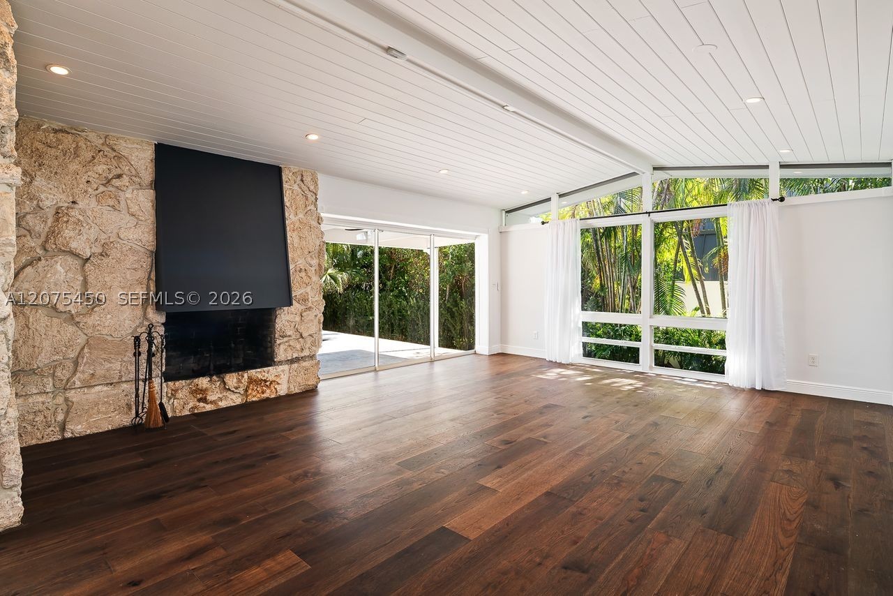 669 S Mashta Dr Key Biscayne, FL 33149