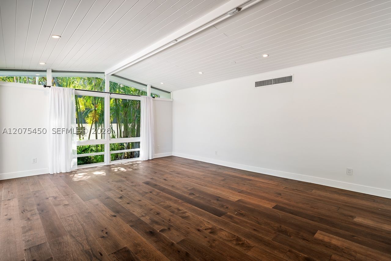 669 S Mashta Dr Key Biscayne, FL 33149