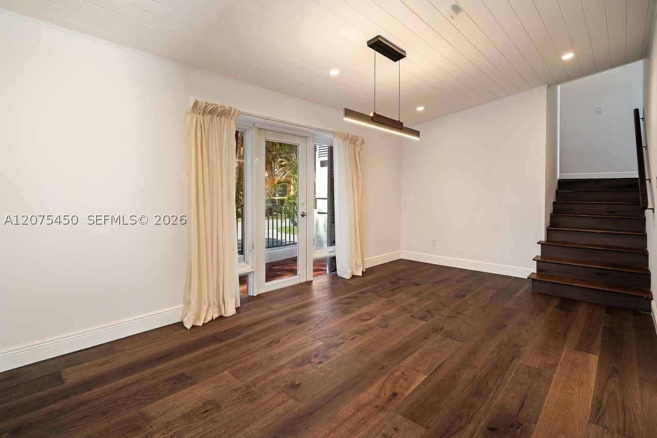669 S Mashta Dr Key Biscayne, FL 33149