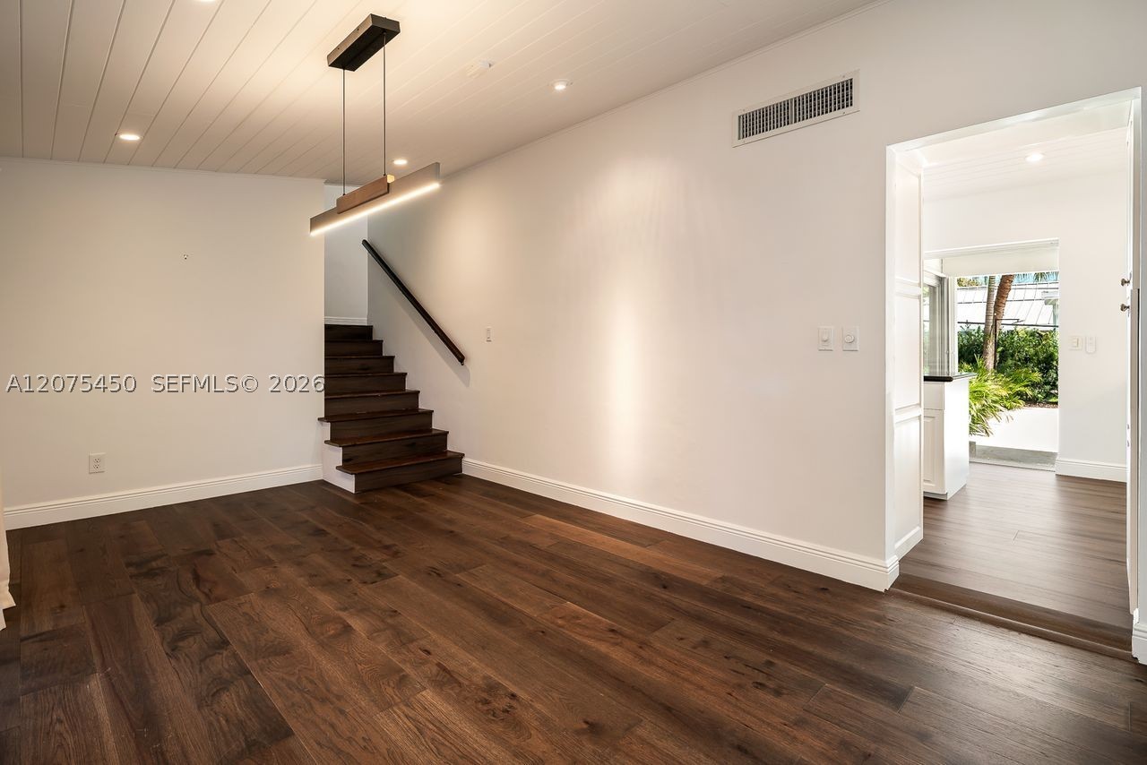 669 S Mashta Dr Key Biscayne, FL 33149