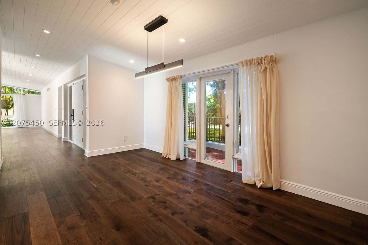 669 S Mashta Dr Key Biscayne, FL 33149