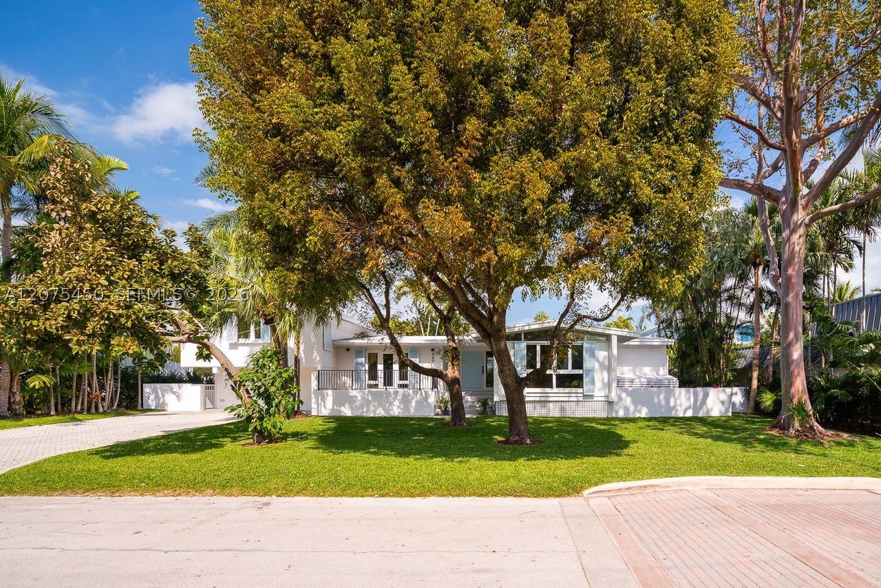 669 S Mashta Dr Key Biscayne, FL 33149