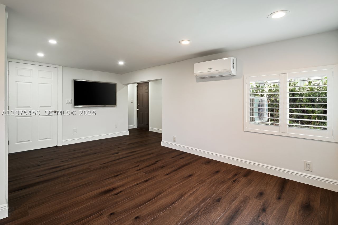 669 S Mashta Dr Key Biscayne, FL 33149