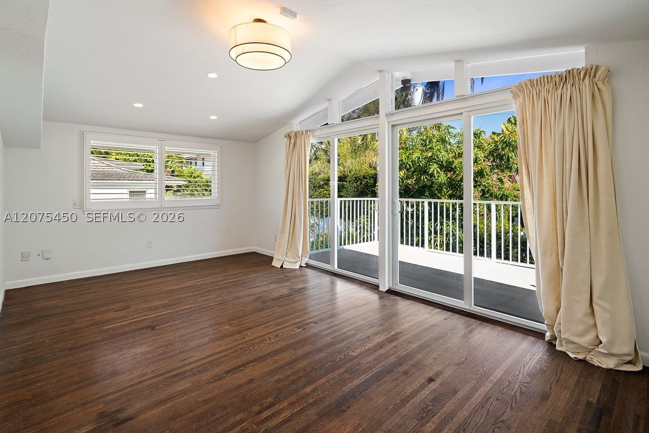 669 S Mashta Dr Key Biscayne, FL 33149