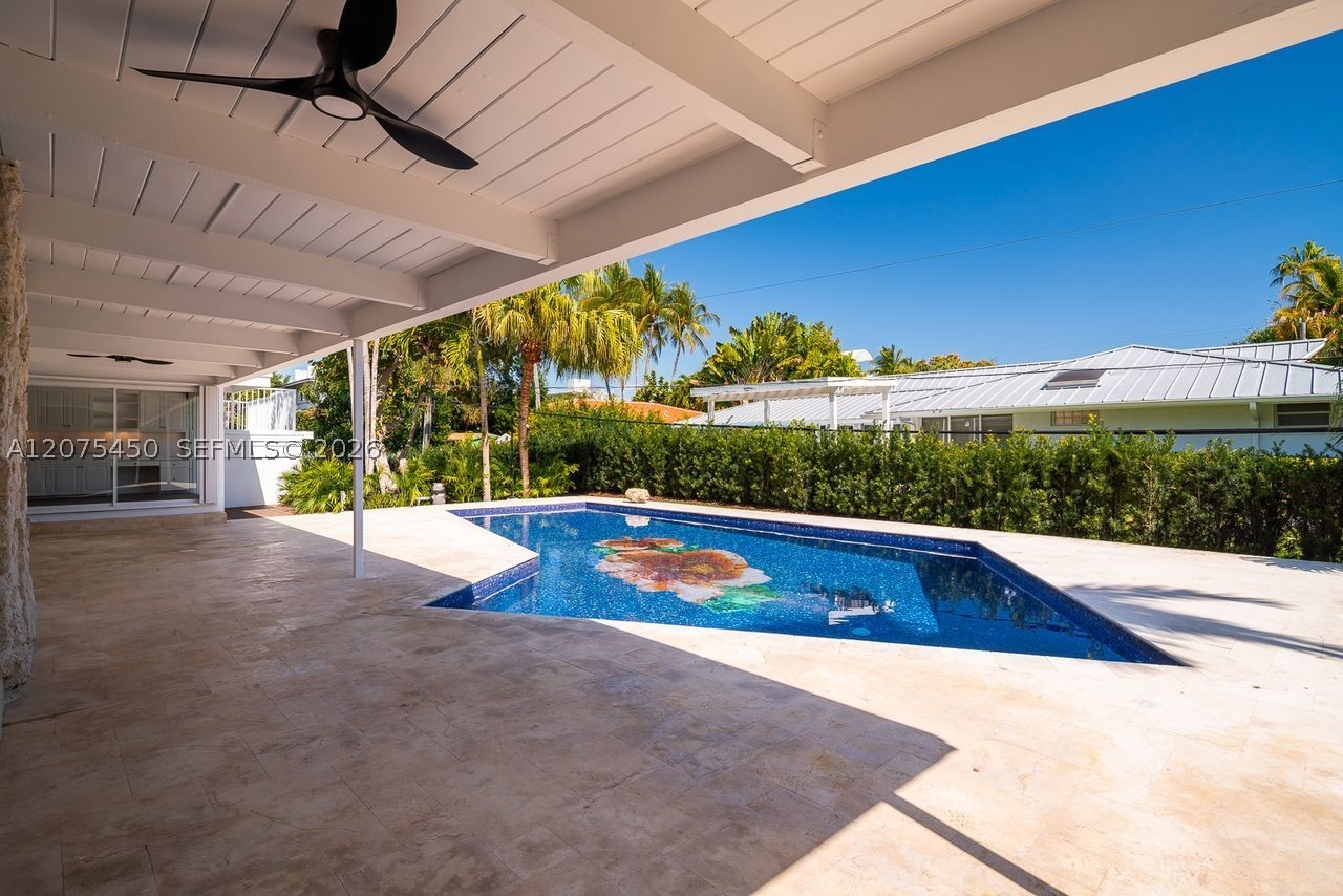 669 S Mashta Dr Key Biscayne, FL 33149