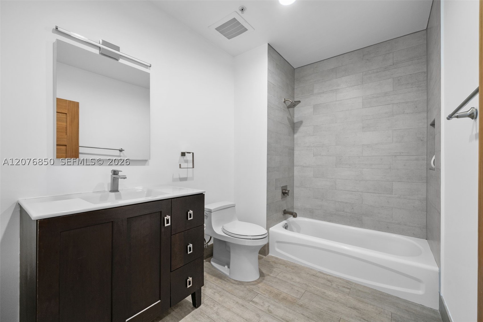 10 Aragon Ave #1602 Coral Gables, FL 33134