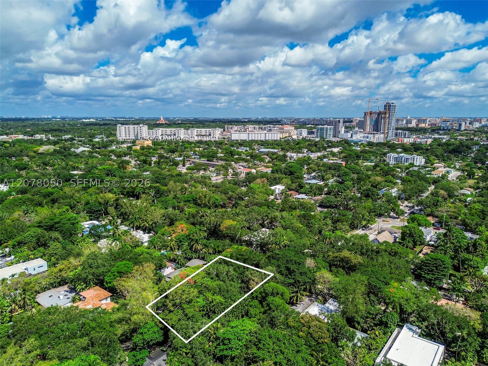 3595 Avocado Ave Miami, FL 33133