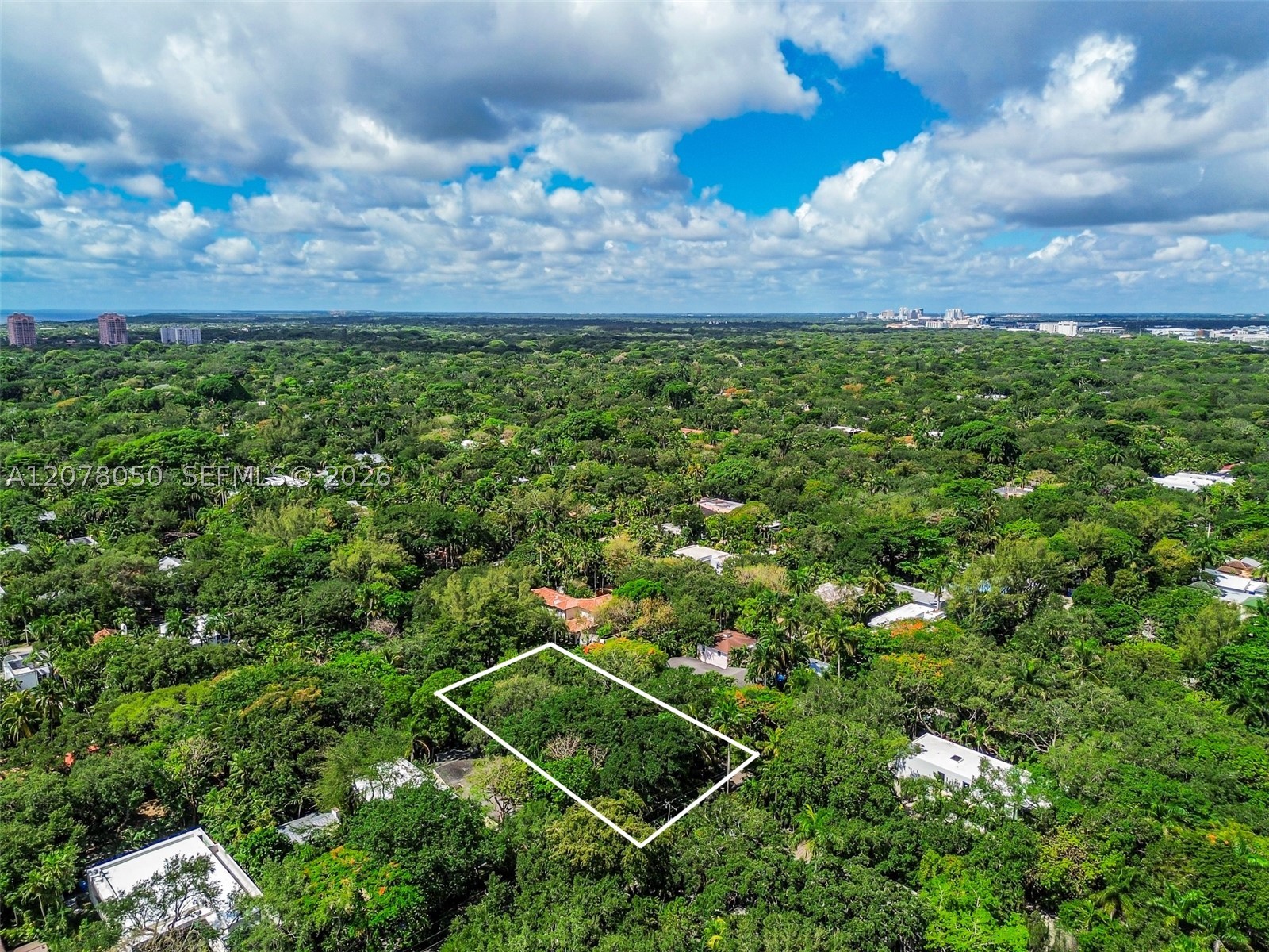 3595 Avocado Ave Miami, FL 33133