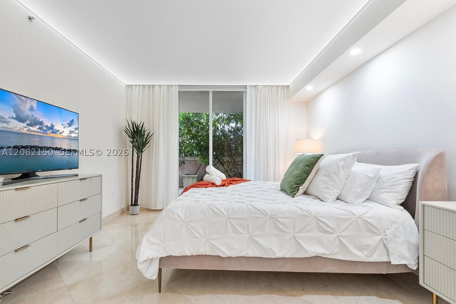 17555 Atlantic Blvd #508 Sunny Isles Beach, FL 33160