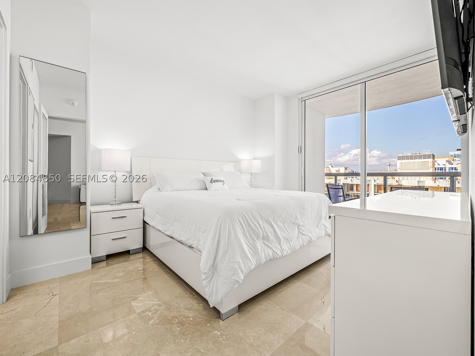 image Akoya10