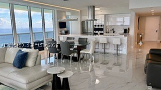 image Beach Club 24