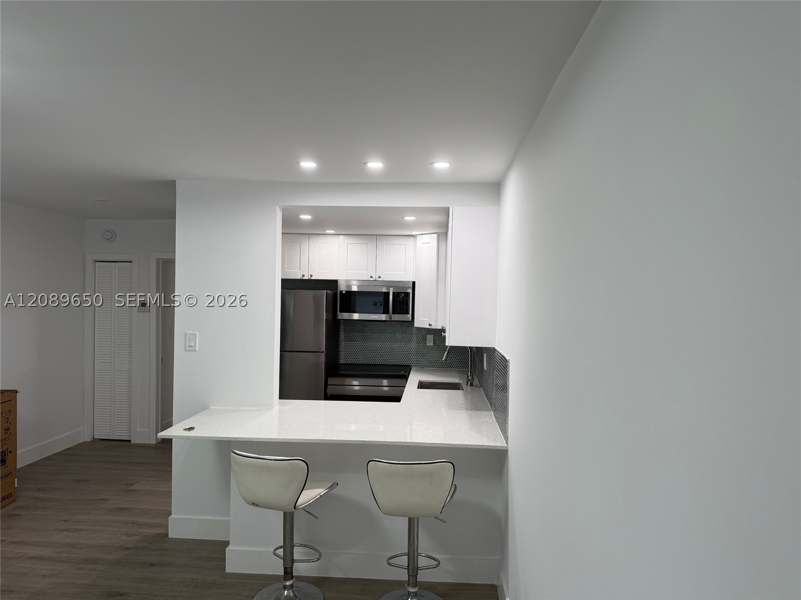 926 Michigan Ave #12
