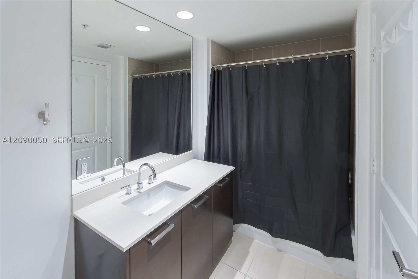 image Gallery Art Condos17