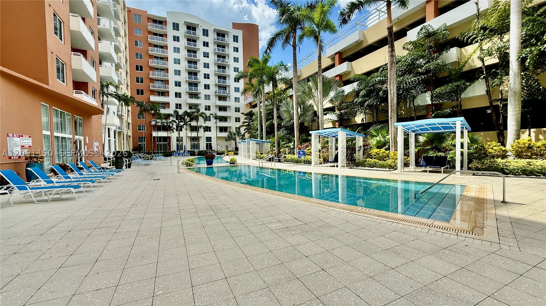 image The Venture at Aventura9