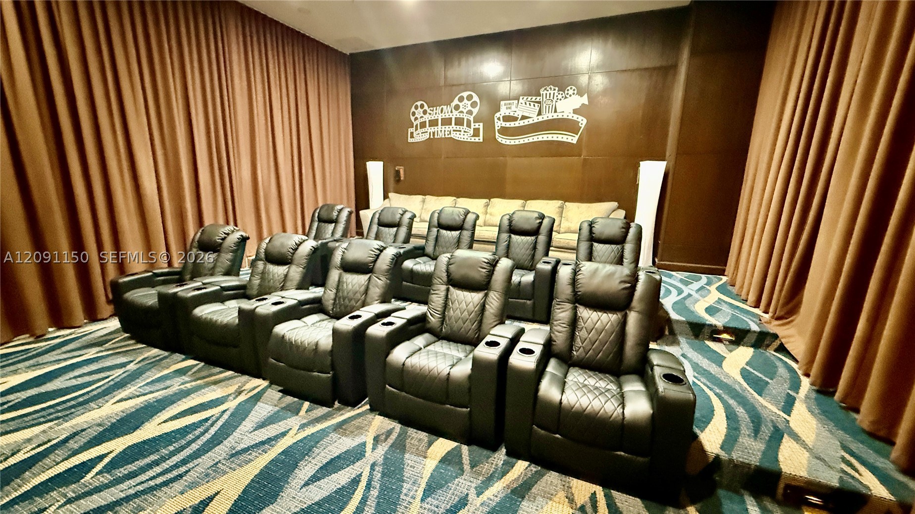 image The Venture at Aventura17