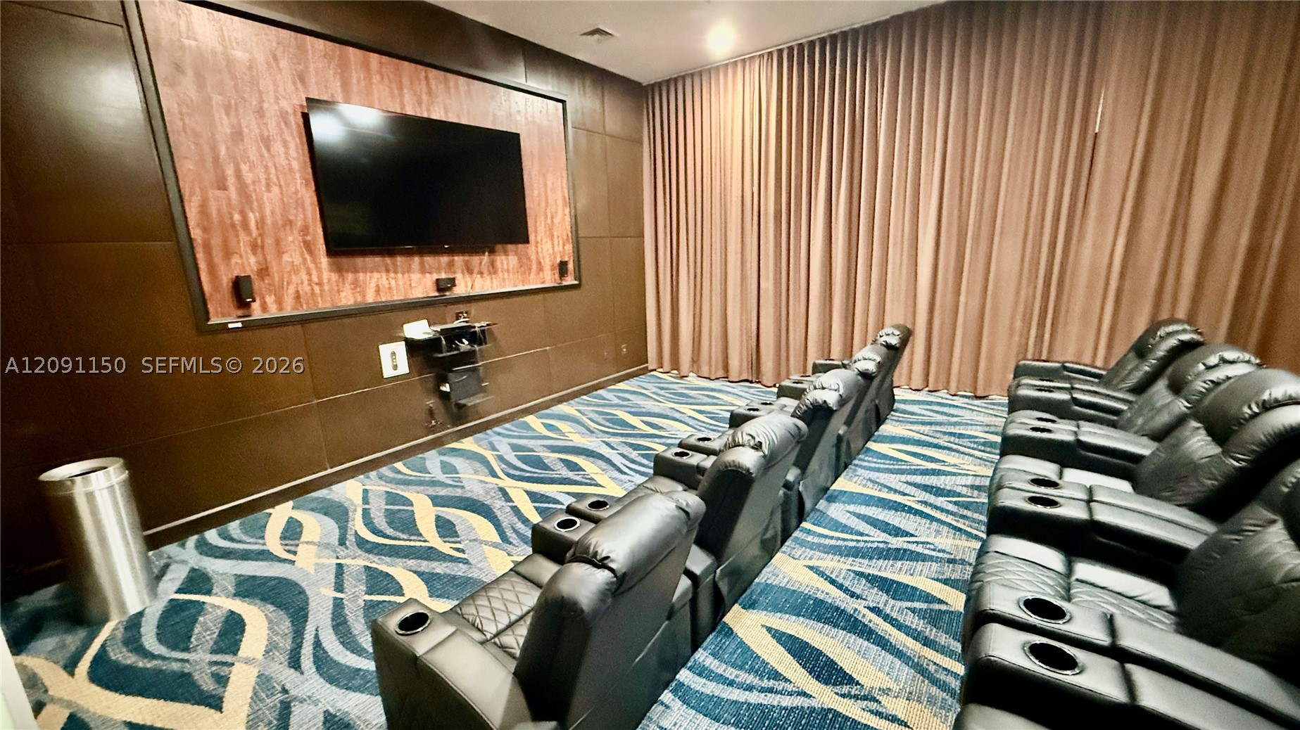 image The Venture at Aventura18