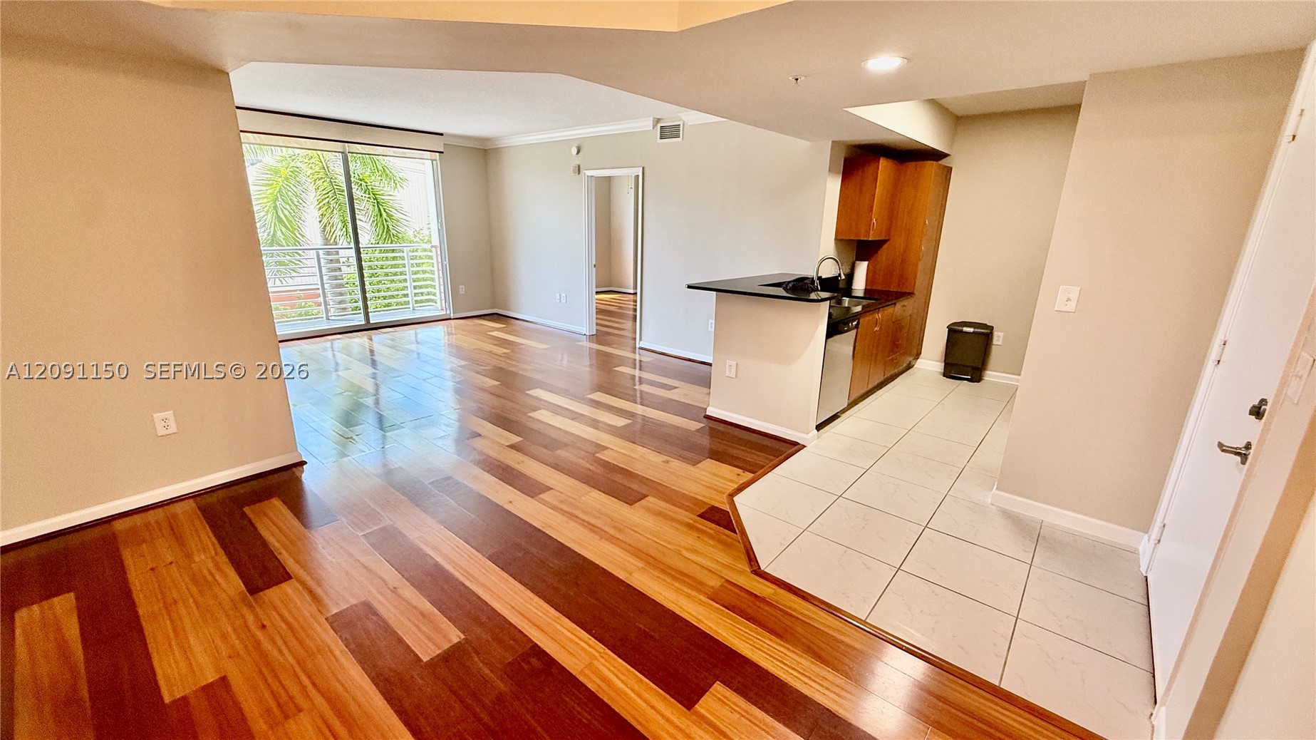 image The Venture at Aventura28