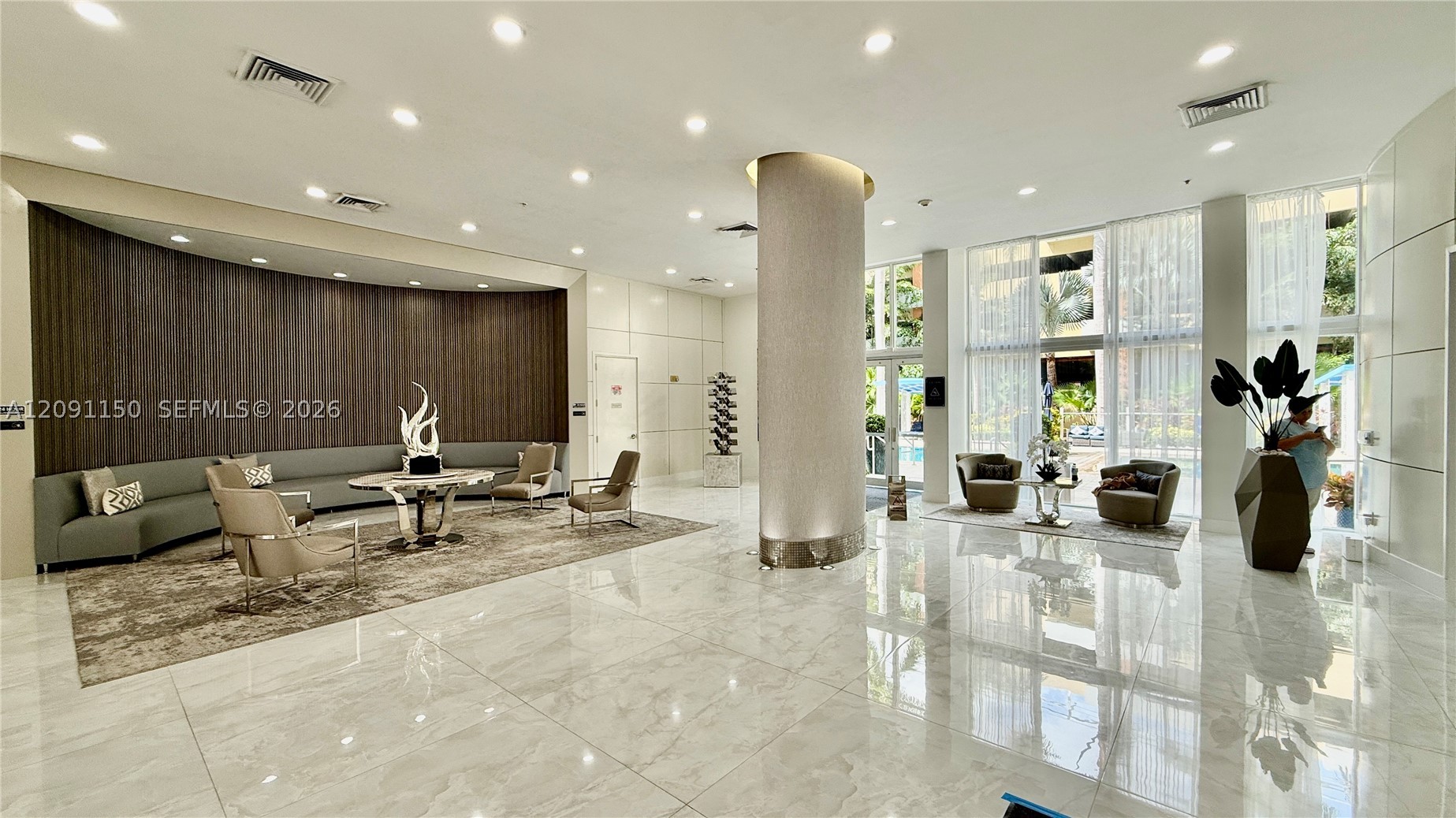 image The Venture at Aventura3