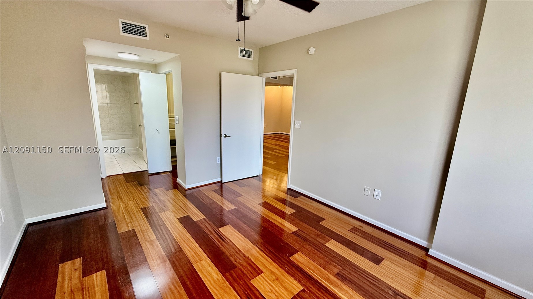 image The Venture at Aventura42