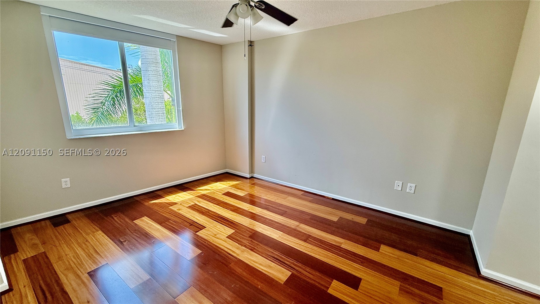 image The Venture at Aventura43