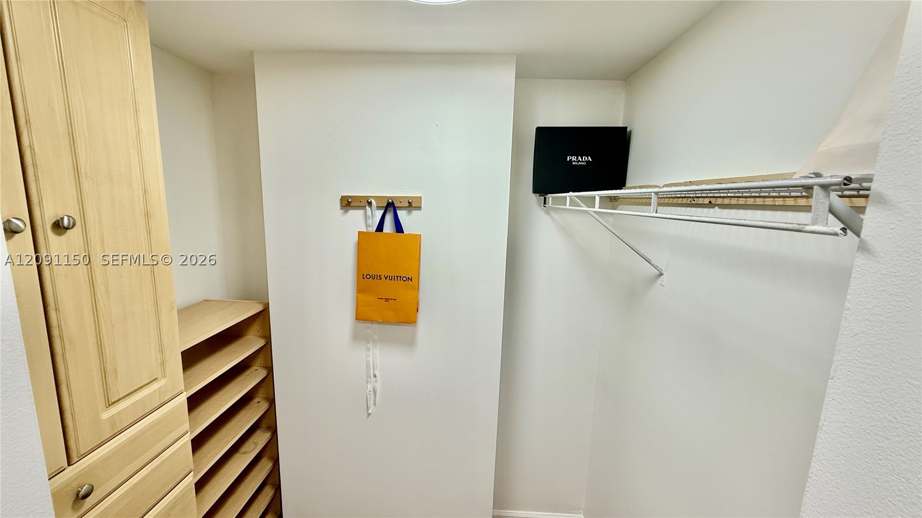 image The Venture at Aventura44