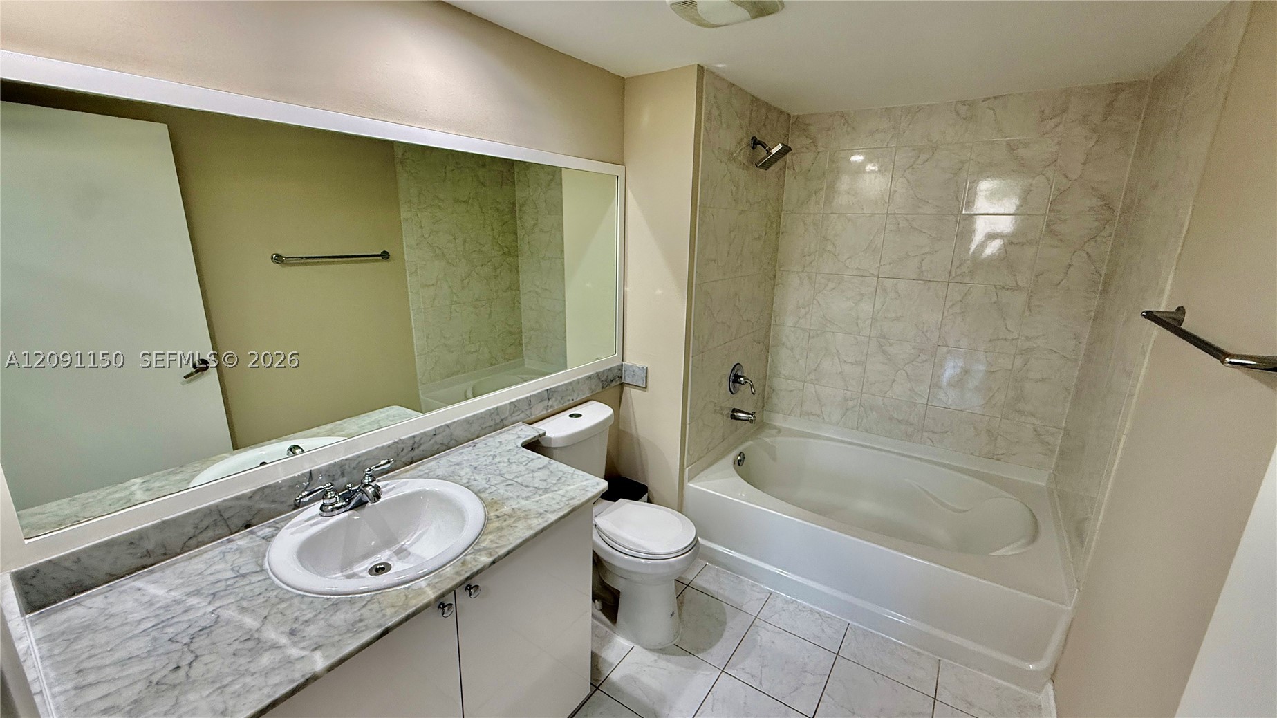 image The Venture at Aventura45