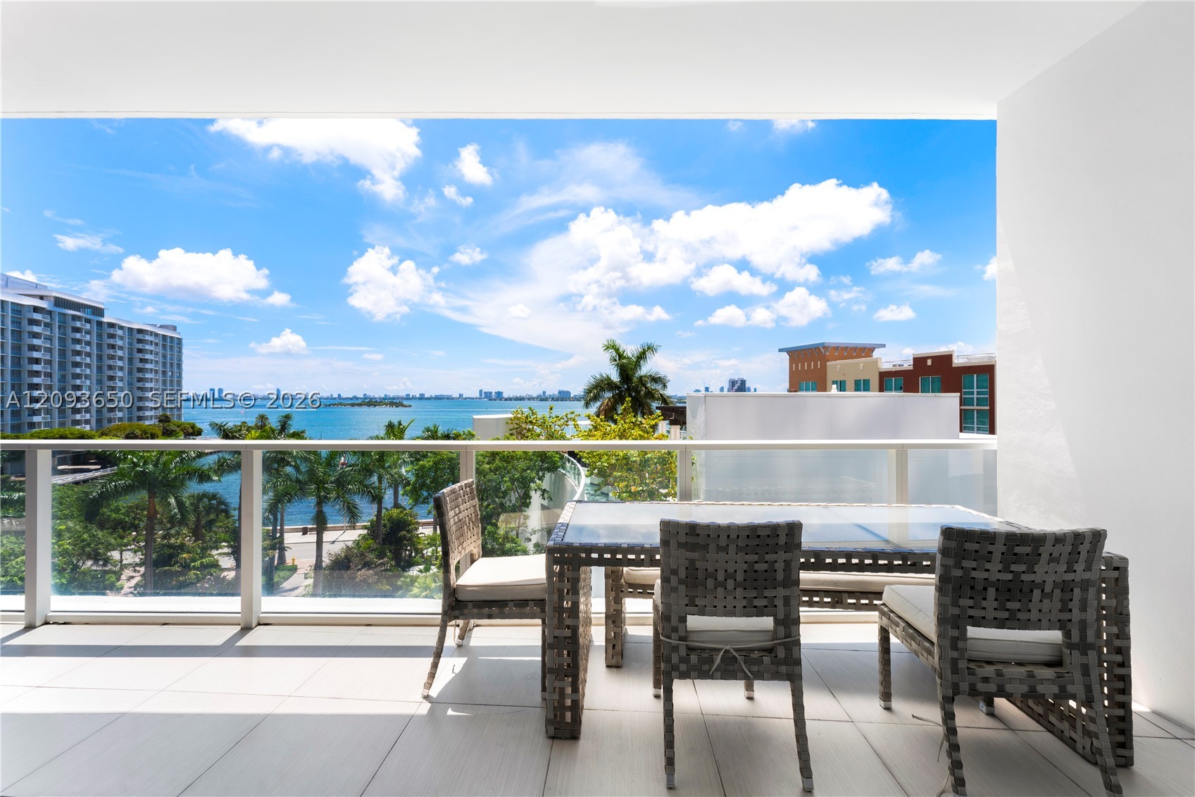 image Paramount Bay16