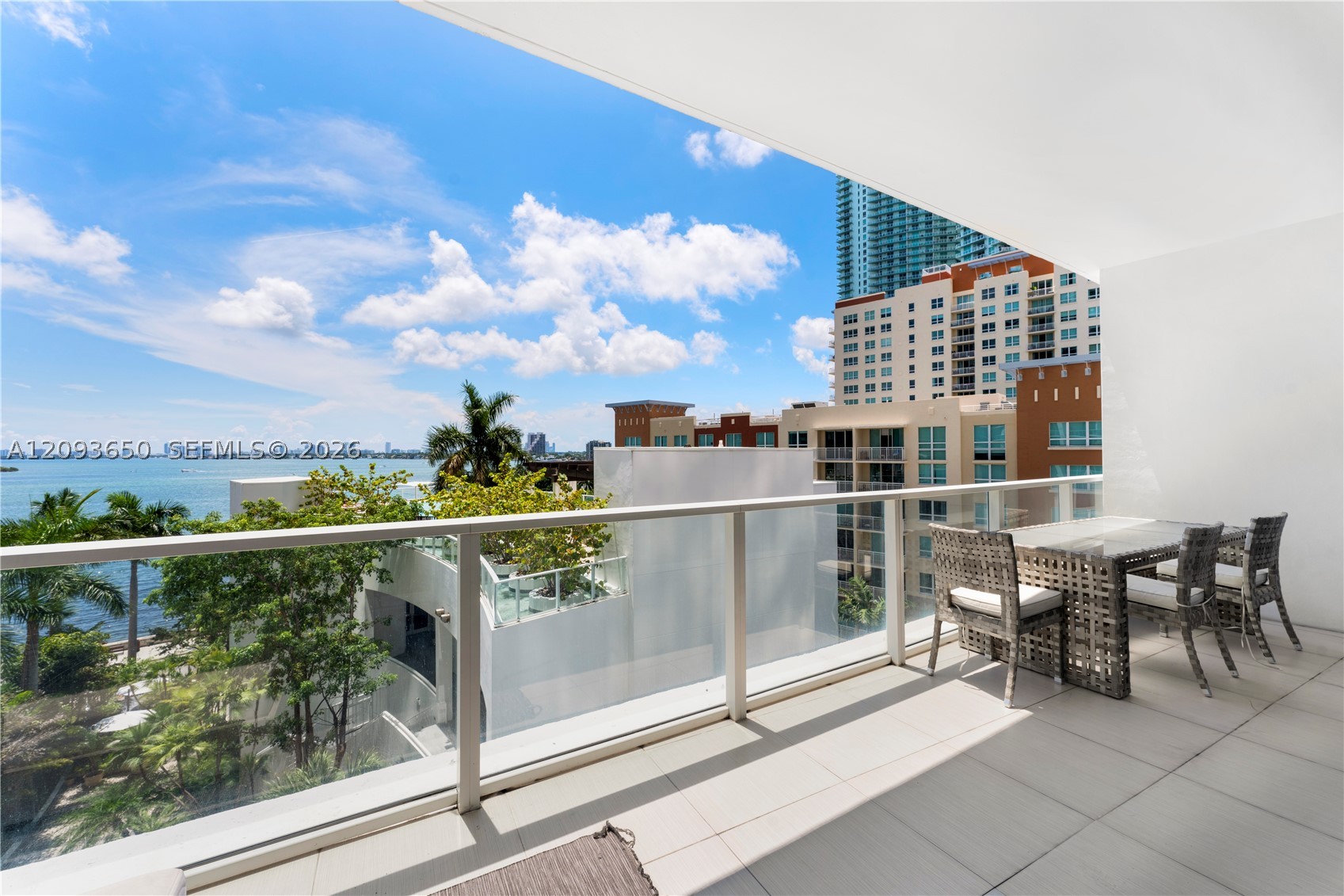 image Paramount Bay18